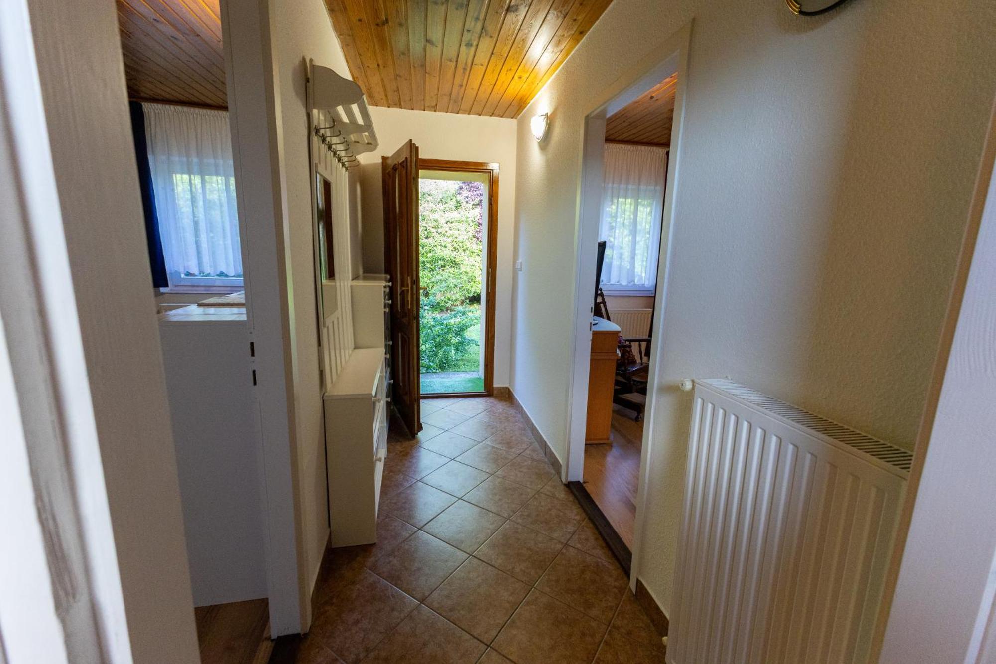 Kismokus Apartman Eger Exteriör bild