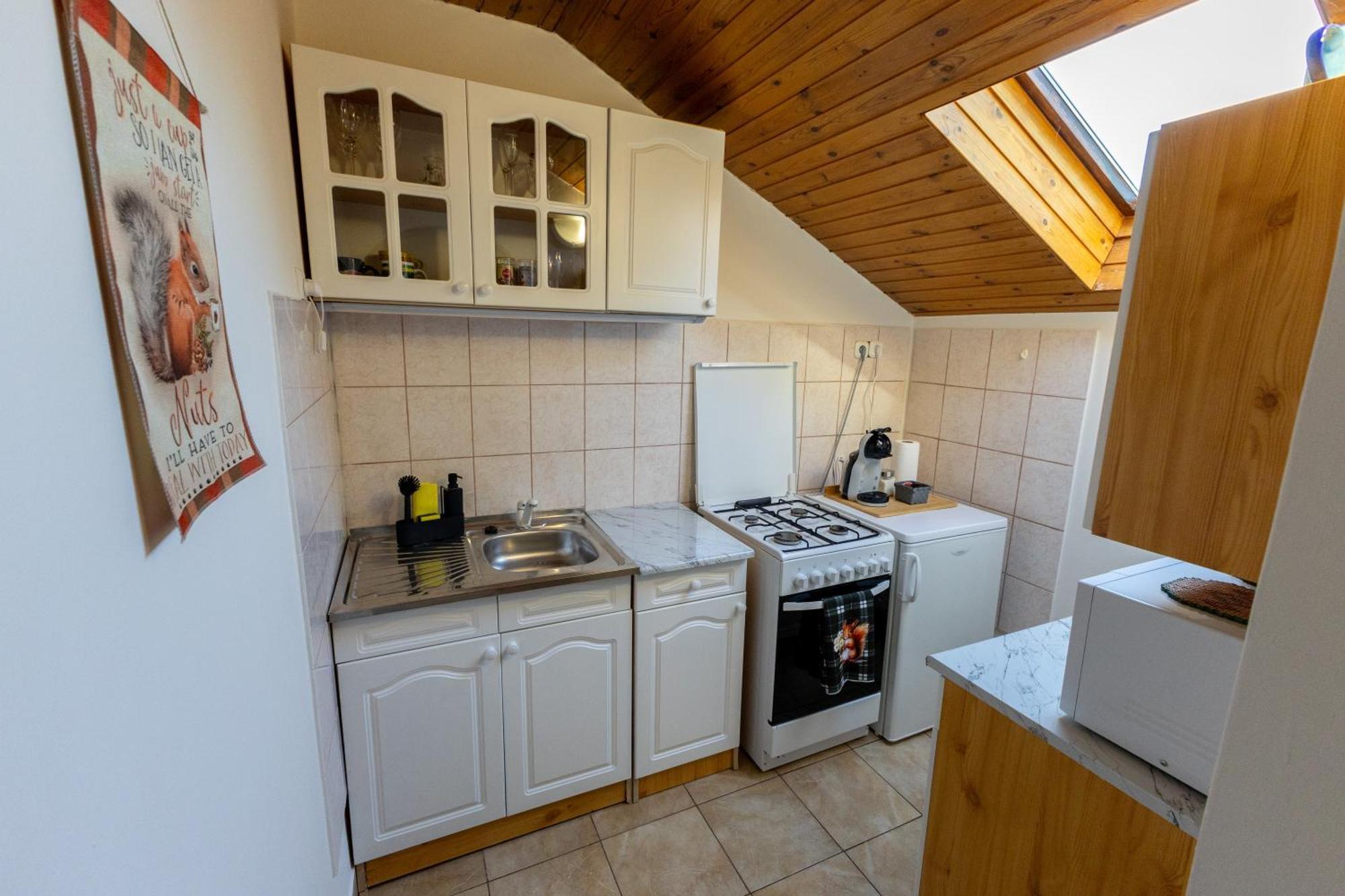 Kismokus Apartman Eger Exteriör bild