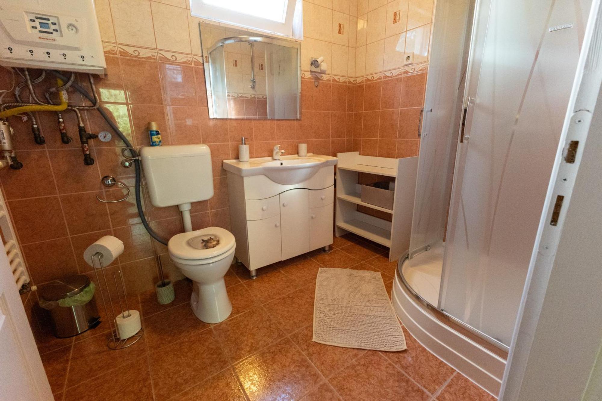 Kismokus Apartman Eger Exteriör bild