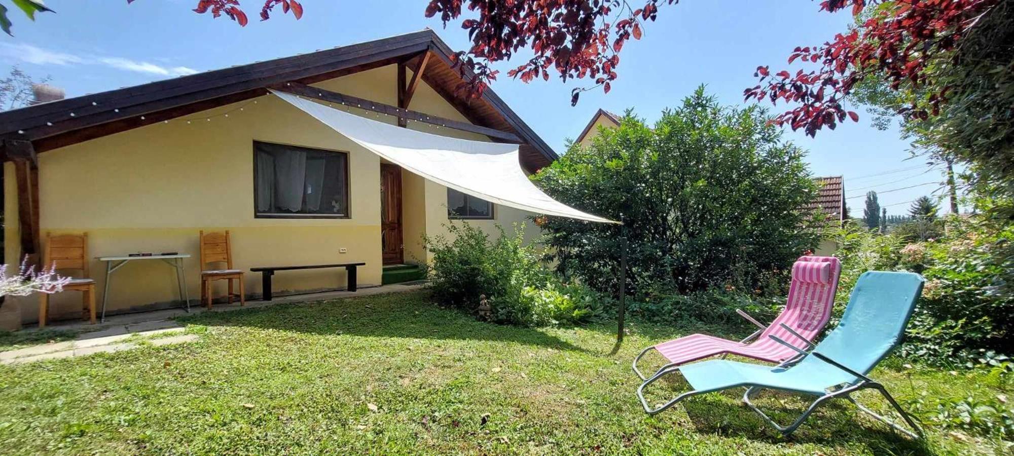 Kismokus Apartman Eger Exteriör bild